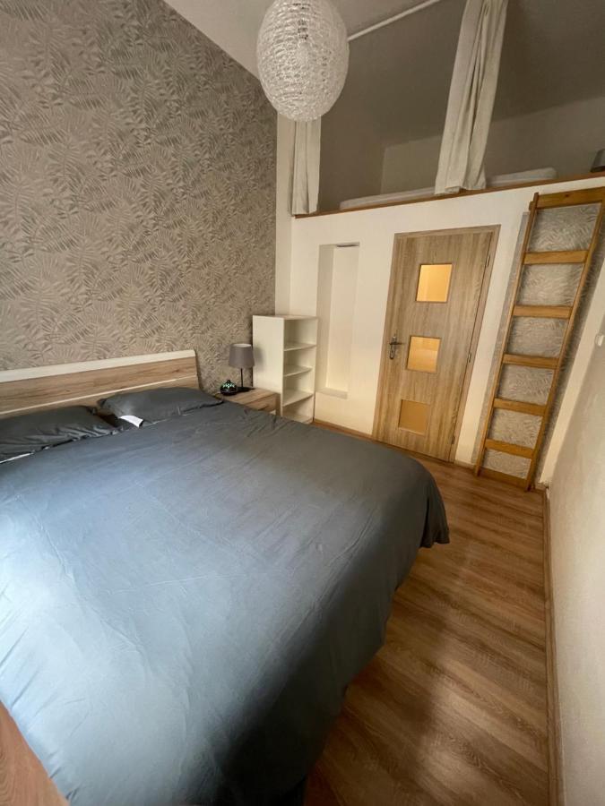 Wenceslas Square Two-Floor Apartment Прага Экстерьер фото